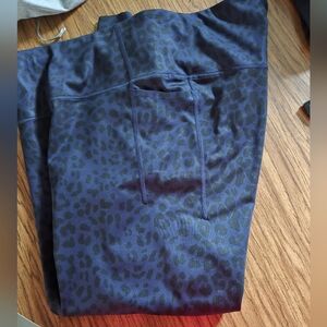 GAP Women's Navy Blue Leopard Print Leggings